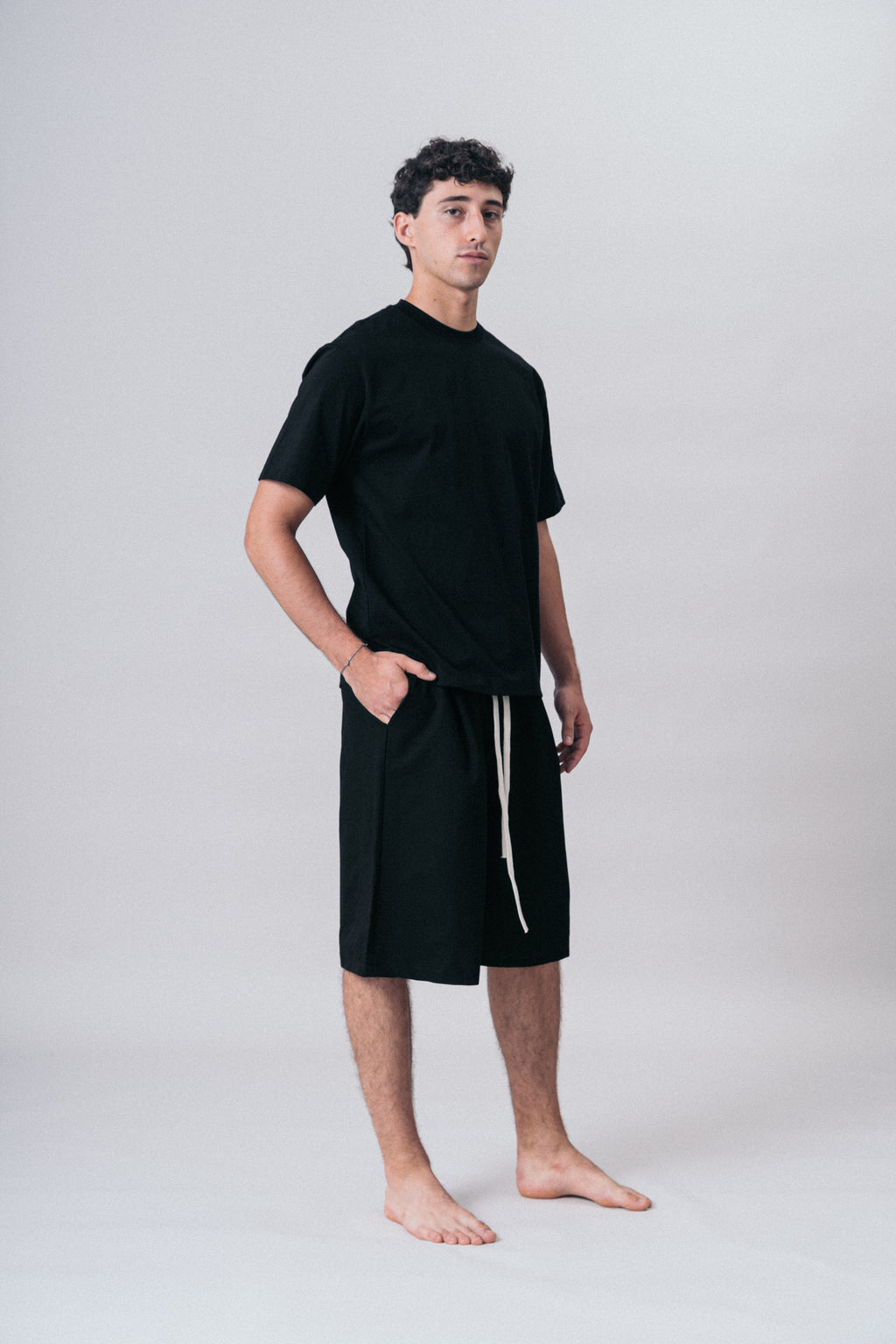 Essential Tee Black