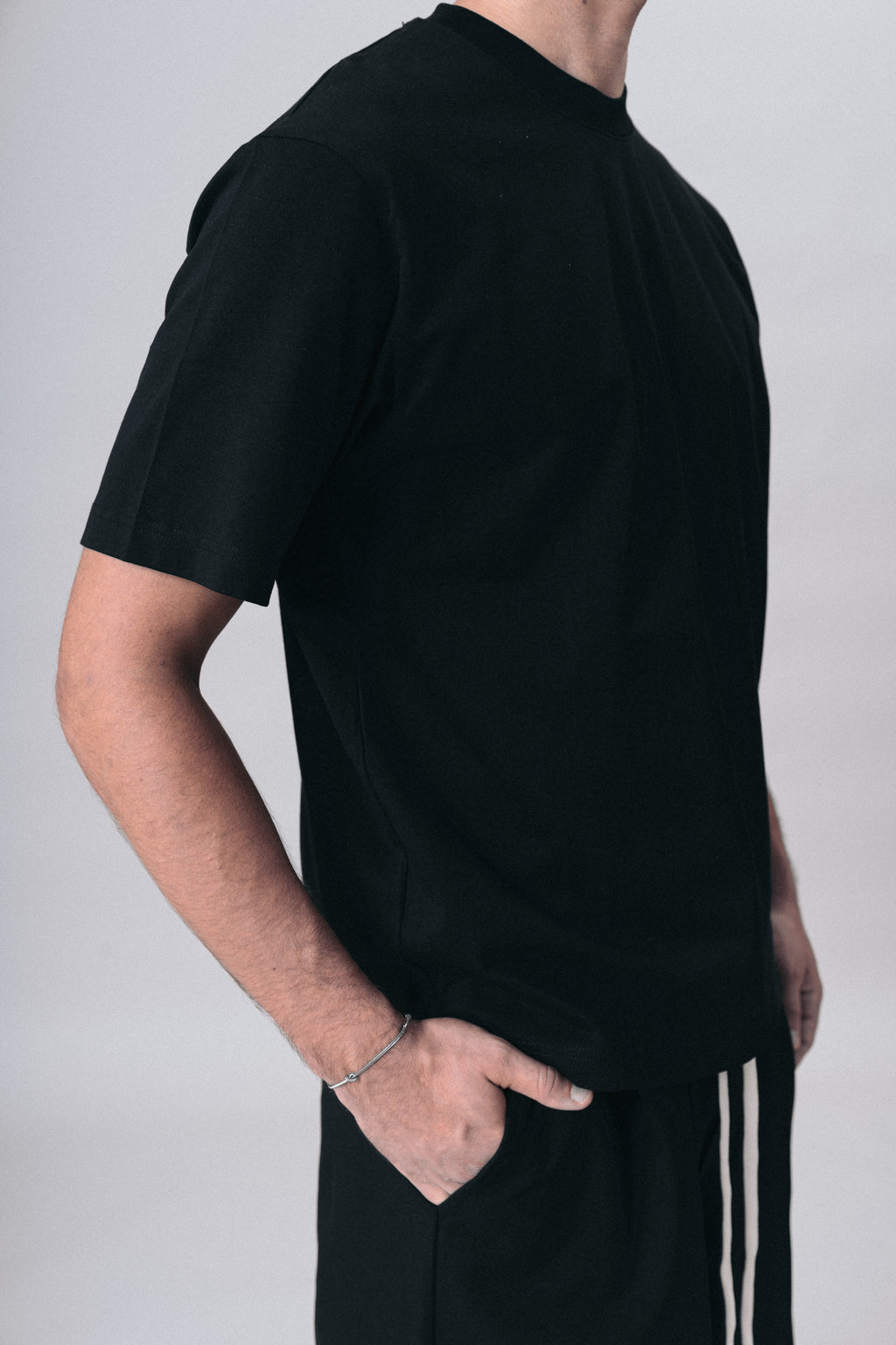 Essential Tee Black