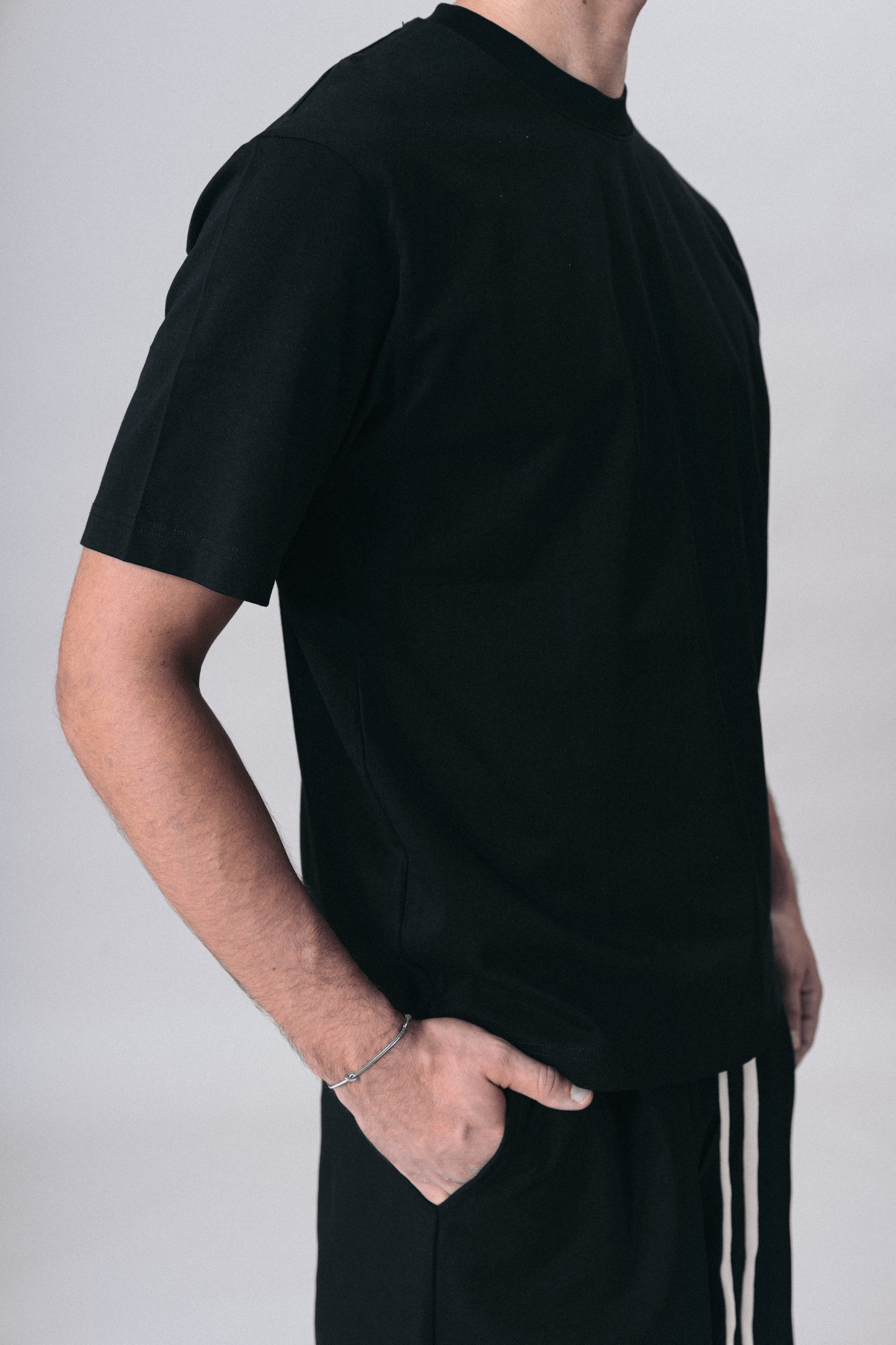 Essential Tee Black