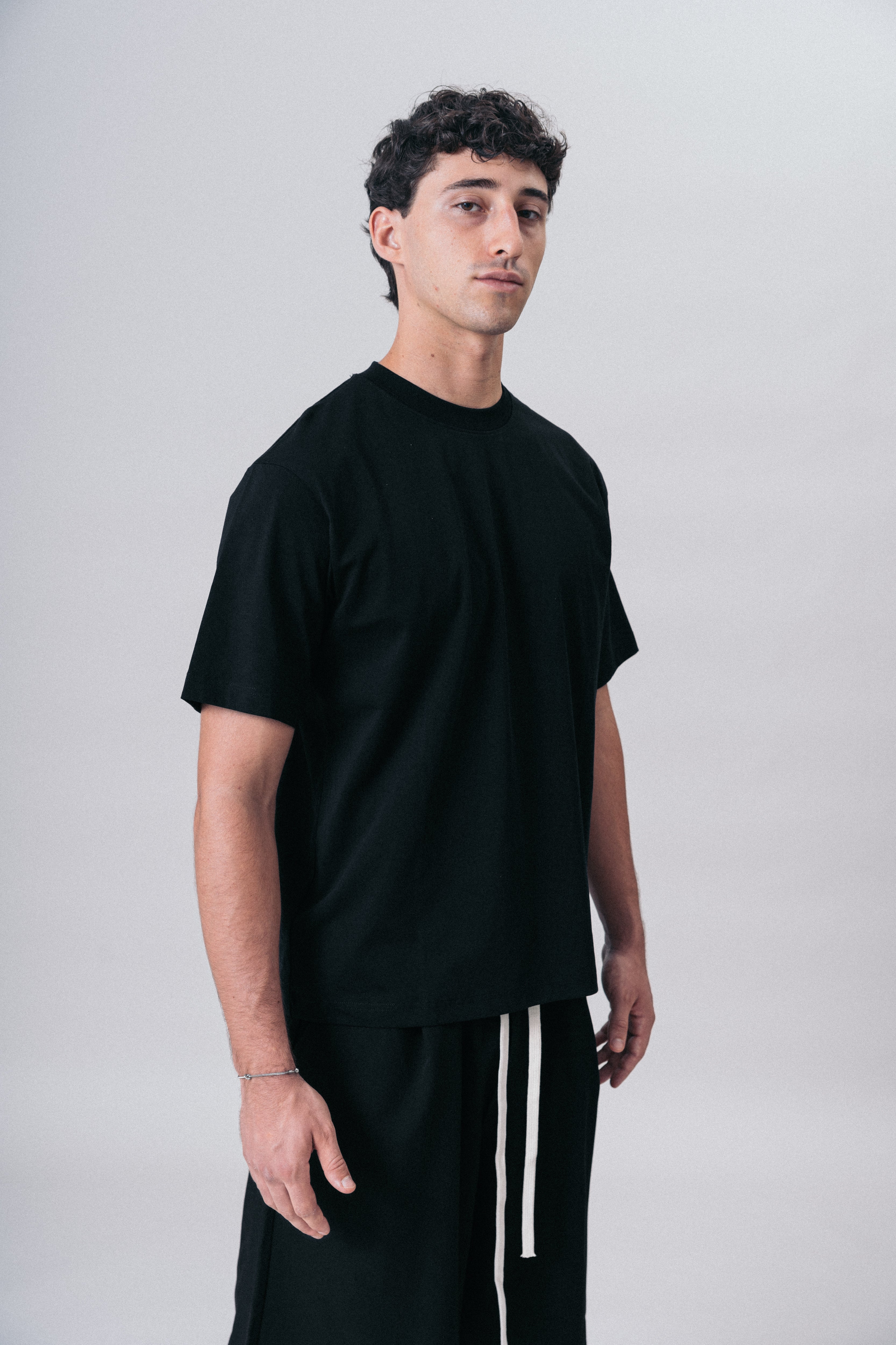 Essential Tee Black