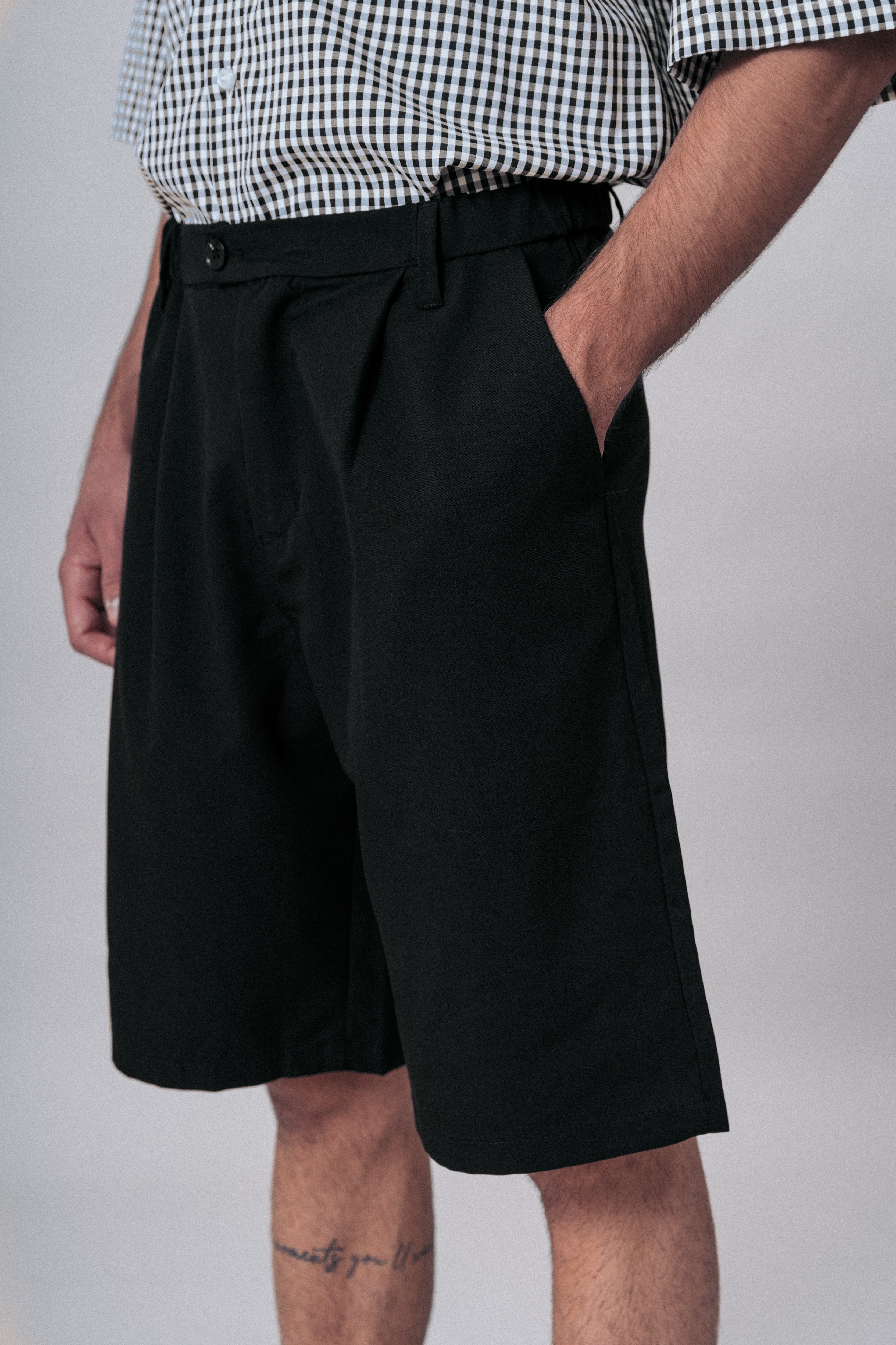 Essential Shorts Black